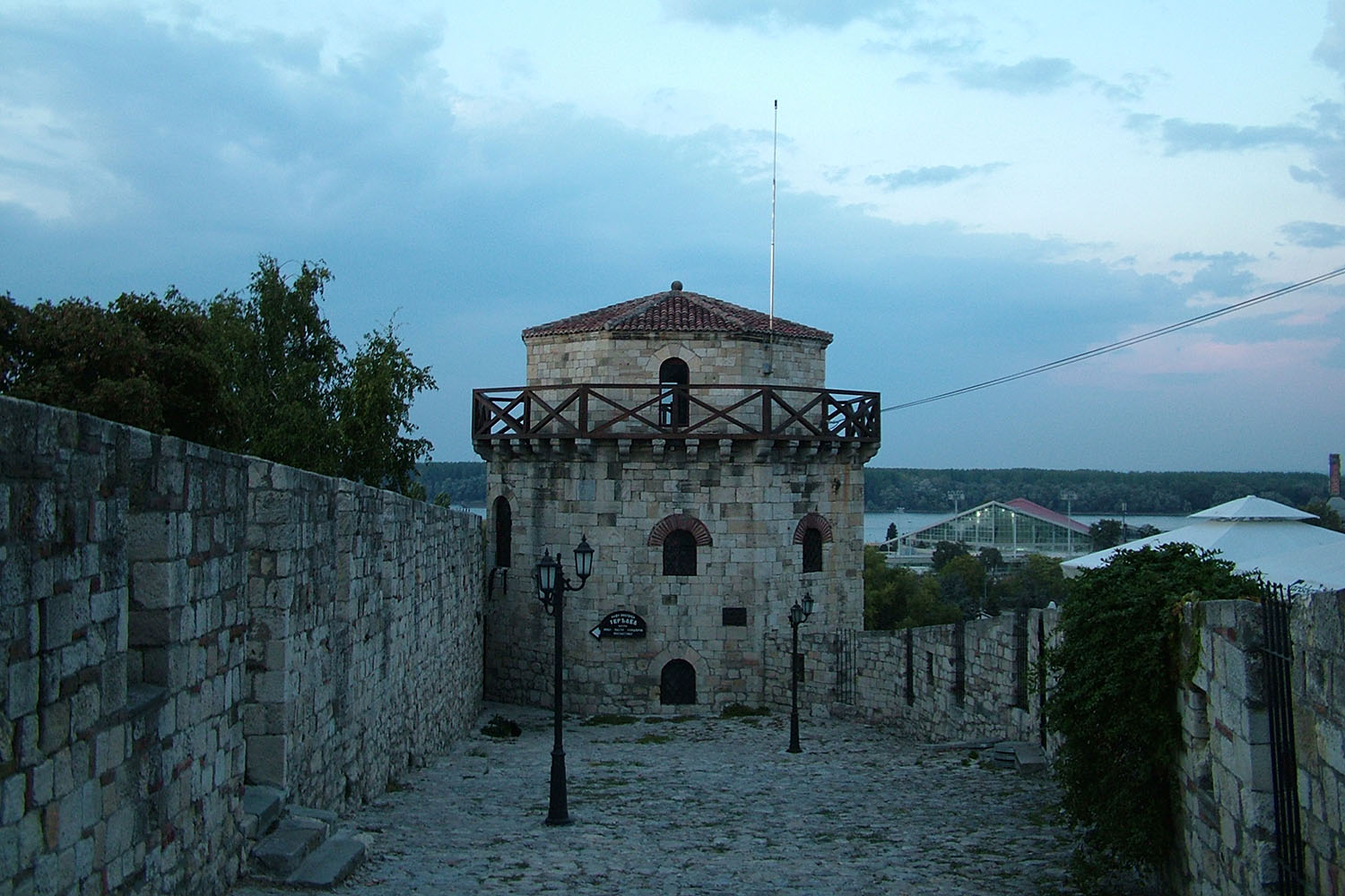 a-vaskaputol-baranyaba-hajoval-a-dunan-es-a-dravan-13 a-vaskaputol-baranyaba-hajoval-a-dunan-es-a-dravan-13