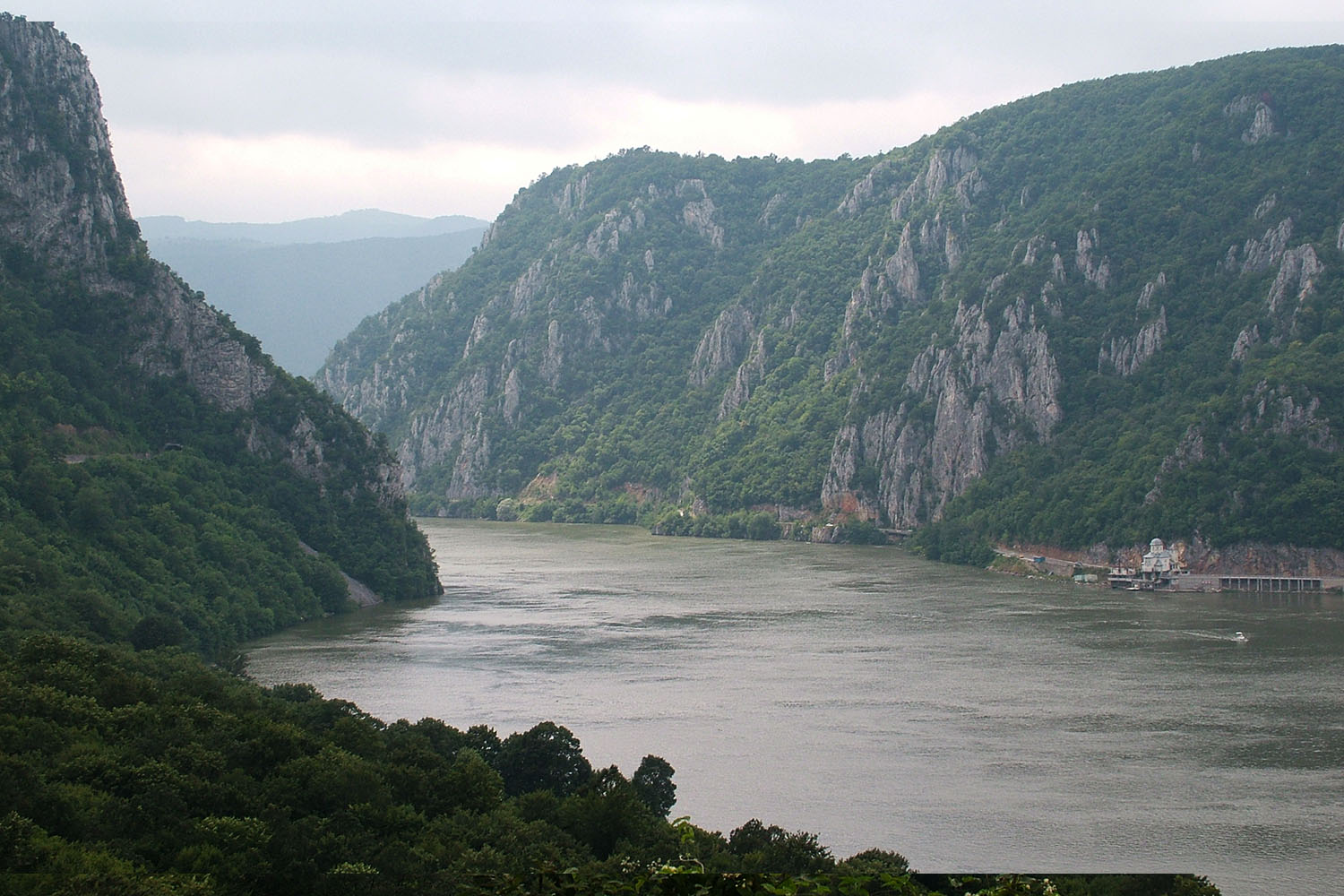 a-vaskaputol-baranyaba-hajoval-a-dunan-es-a-dravan-16 a-vaskaputol-baranyaba-hajoval-a-dunan-es-a-dravan-16